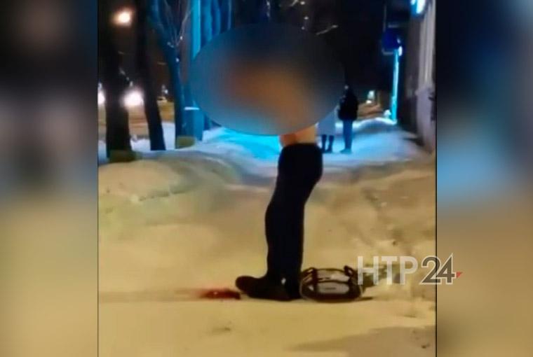 Уральский «ван гог» отрезал себе ухо на глазах у прохожих и попал на видео