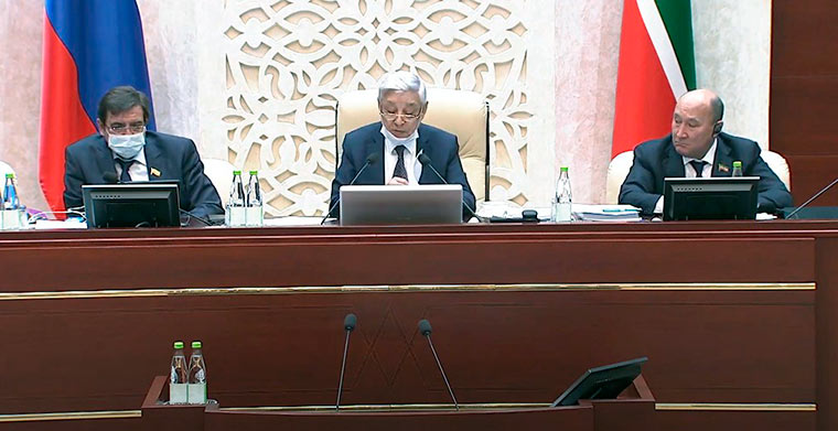 Госсовет РТ одобрил запрет присутствия на выборах наблюдателей из других регионов
