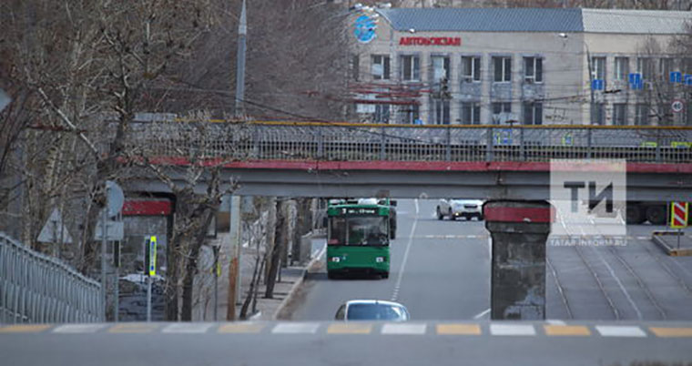 В Татарстане девушку выбросило из троллейбуса ударом тока