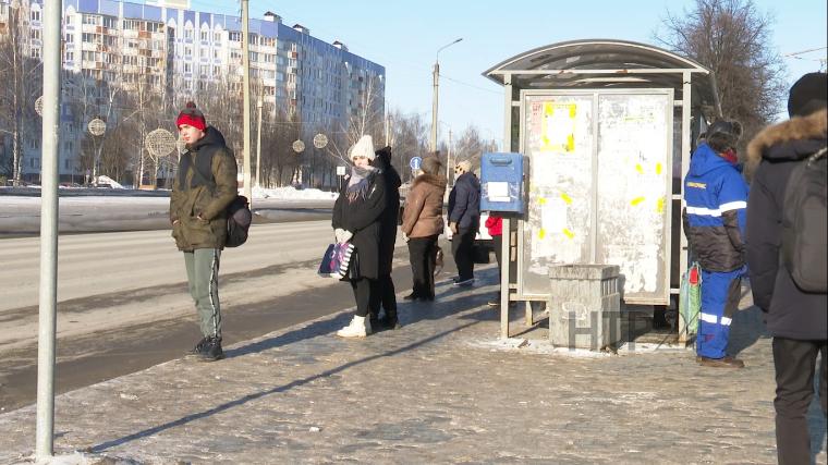 Жители Нижнекамска мёрзнут в жилых домах и на автобусных остановках