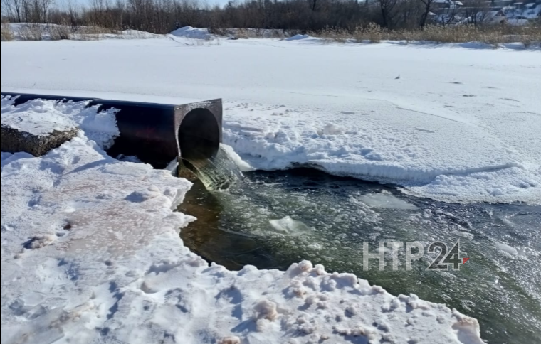 В Нижнекамске на озере Каракуль произвели аэрацию воды