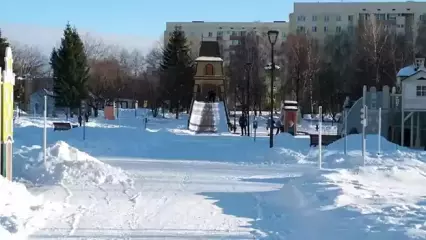 Ледяную горку в Нижнекамске, где ребенок разбил голову, проверит прокуратура