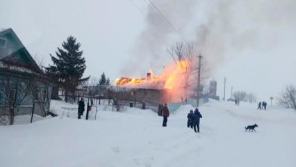 В татарстанском селе сгорел дом, тело хозяина нашли под кроватью