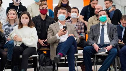 Министр молодёжи РТ обсудил с зумерами кризис общественно-политических институтов - НТР 24