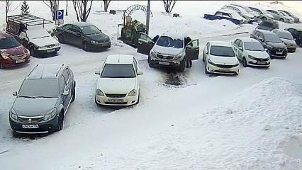 Нижнекамские автовладельцы приходят на помощь друг другу в морозы
