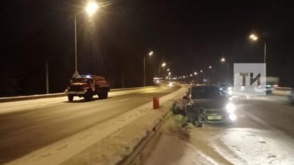 В Татарстане произошло ДТП с двумя легковушками, пострадала женщина