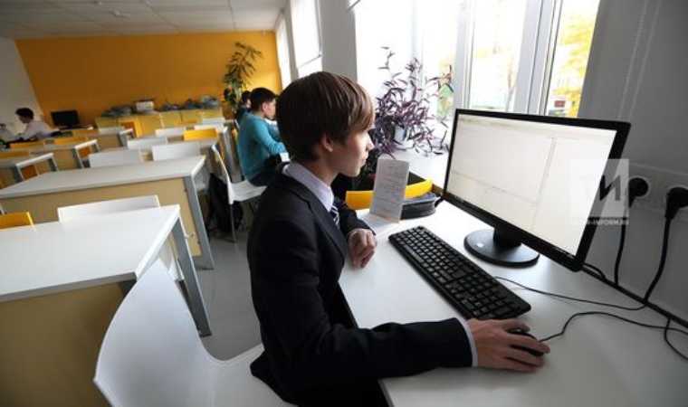 Почти 100 школ Татарстана благодаря нацпроекту получили компьютеры