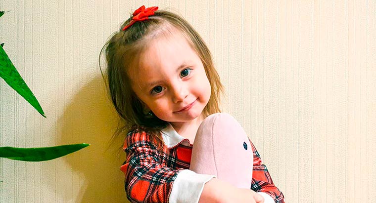 Маленькой девочке из Татарстана требуются большие деньги на борьбу с редкой болезнью