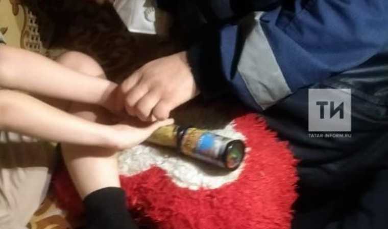 В Татарстане спасатели помогли мальчику, у которого застрял палец в игрушке