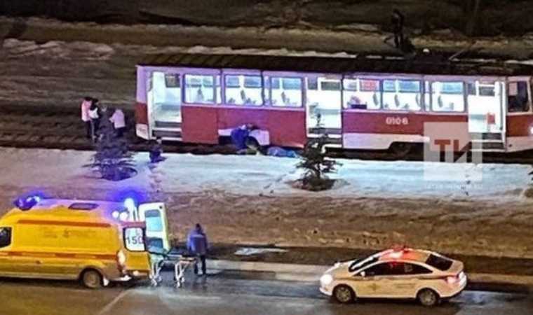 В Челнах мужчина попал под трамвай и сломал ногу