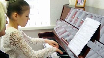 В Татарстане музыкальные школы получили инструменты и оборудование на более 100 млн руб