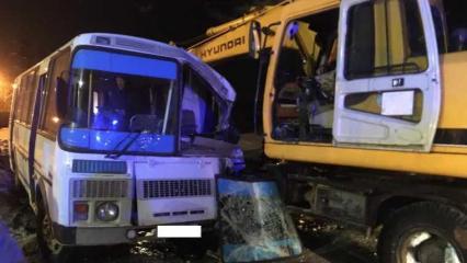 15 человек обратились в больницу после ДТП около Нижнекамска - НТР 24