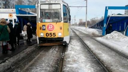 В Набережных Челнах трамвай сбил ребёнка - НТР 24