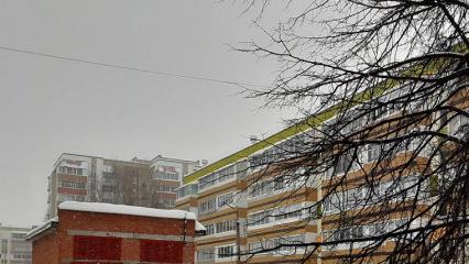 Работника жилищной управляющей компании на крыше нижнекамской пятиэтажки приняли за самоубийцу - НТР 24