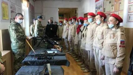 Юнармейцам рассказали о службе в Росгвардии Татарстана - НТР 24