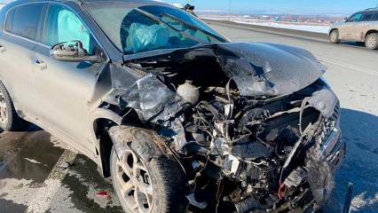 В столкновении двух иномарок под Нижнекамском пострадало два человека - НТР 24