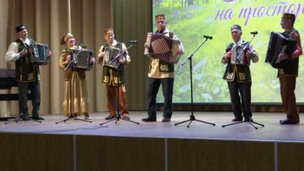 В Нижнекамске прошёл фестиваль «Лейся песня, на просторе»
