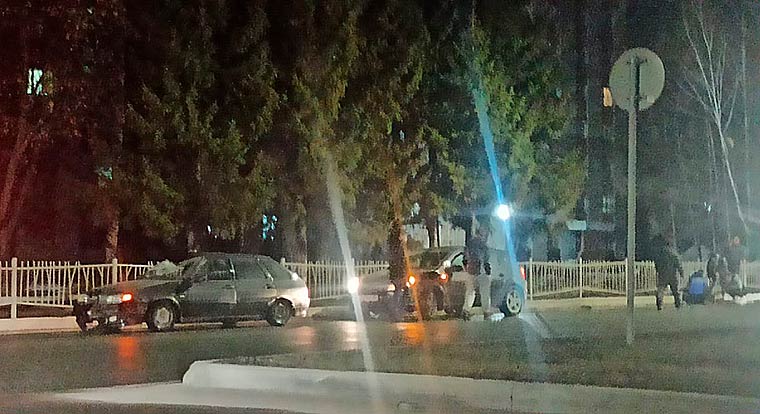 В Нижнекамске автомобиль ночью сбил пешехода, переходившего дорогу на «красный»