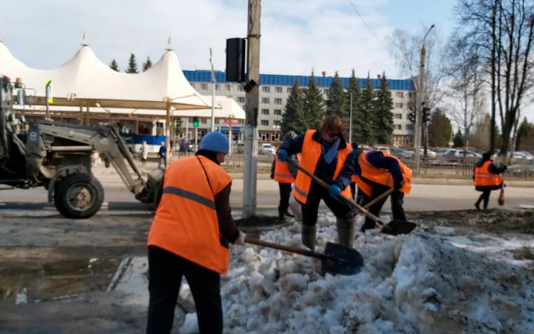В Нижнекамске началась масштабная уборка города от мусора