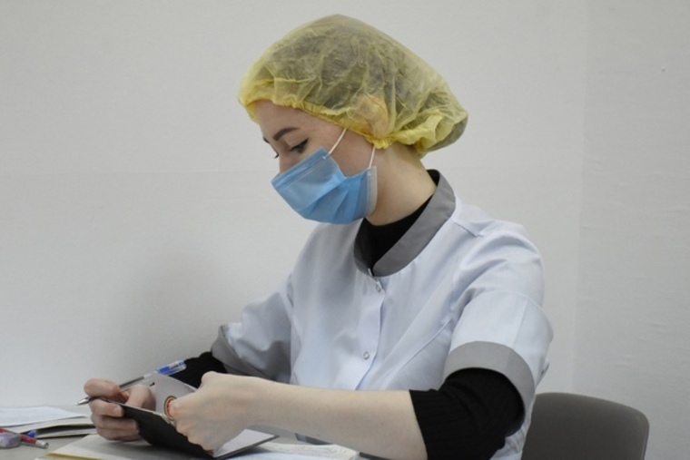 В Нижнекамске продолжают активную работу выездные прививочные бригады