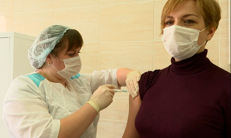 Сотрудники НТР сделали прививки от коронавируса