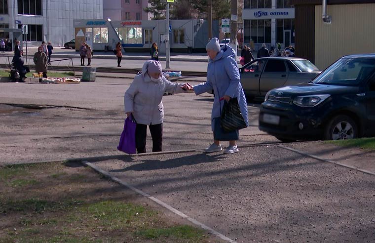 Нижнекамские пенсионеры мучаются из-за высокого бордюра около Бызовского рынка