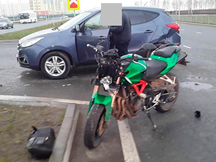 Появились подробности и видео аварии с мотоциклом в Нижнекамске
