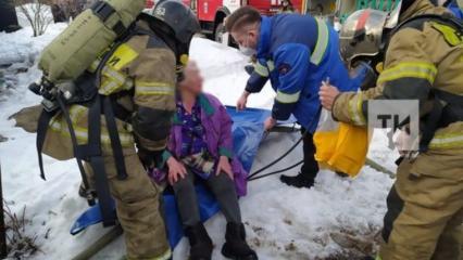 В Татарстане женщина пострадала, когда пыталась самостоятельно потушить пожар