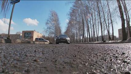 Разбитую дорогу на улице Чабьинской в Нижнекамске отремонтируют