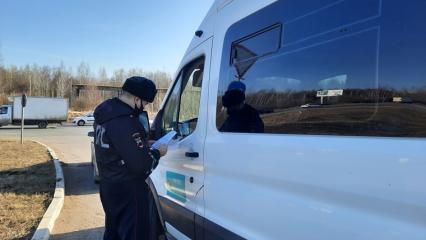 В Нижнекамске сотрудники ГИБДД отправили 2 автобуса на спецстоянку