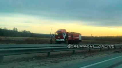 Соцсети: в Татарстане пожарная машина сломалась по пути на вызов