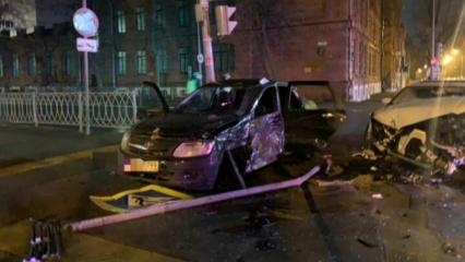 В Казани автомобилист протаранил 2 легковых автомобиля - НТР 24