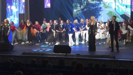 В Нижнекамске прошёл фестиваль творчества нефтехимиков - НТР 24