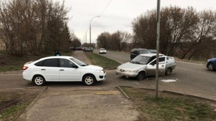 В Татарстане ищут водителя, который бросил свою машину и сбежал с места ДТП