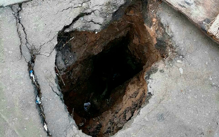 Жители Нижнекамска обнаружили в городе «огромную яму»