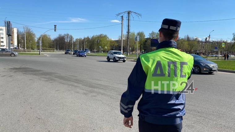 В ГИБДД Нижнекамска напомнили водителям о необходимости включения «поворотников»