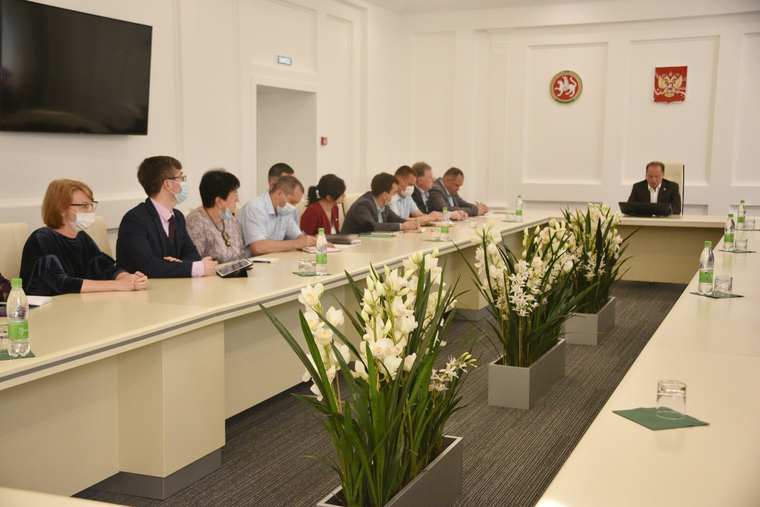 Мэр Нижнекамска провёл совещание с директорами школ после ЧП в казанской гимназии