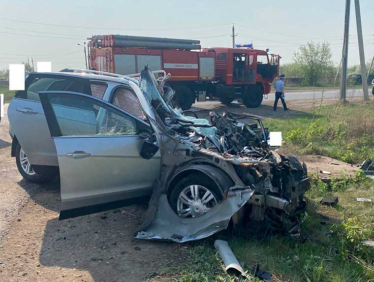 В Татарстане при столкновении с КамАЗом погиб водитель «Кадиллака»