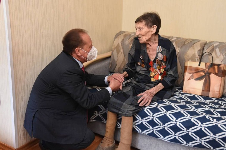 В Нижнекамске ветеран ВОВ отметила 100-летний юбилей