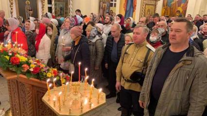 Православные Нижнекамска встретили Пасху в храмах