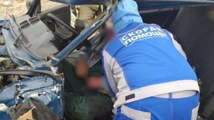 В Татарстане после столкновения мужчину зажало в салоне автомобиля
