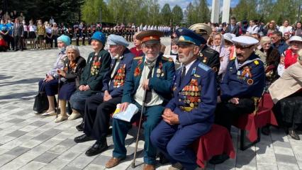 В Нижнекамске проходит торжественный митинг в честь  Дня Победы