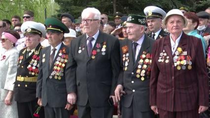 В Нижнекамске торжественно отметили 76-ю годовщину победы в Великой Отечественной войне - НТР 24