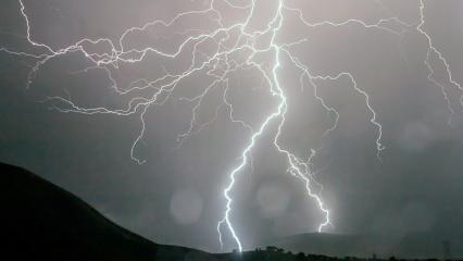 На Татарстан надвигается гроза с сильным ветром - НТР 24