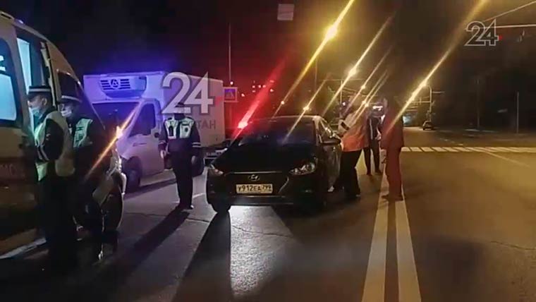В Казани водитель иномарки сбил футболиста-подростка на пешеходном переходе