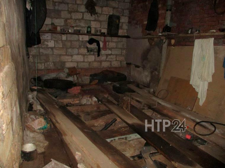В Татарстане молодые парни угнали у дедушки «Ниву», проломив стену гаража