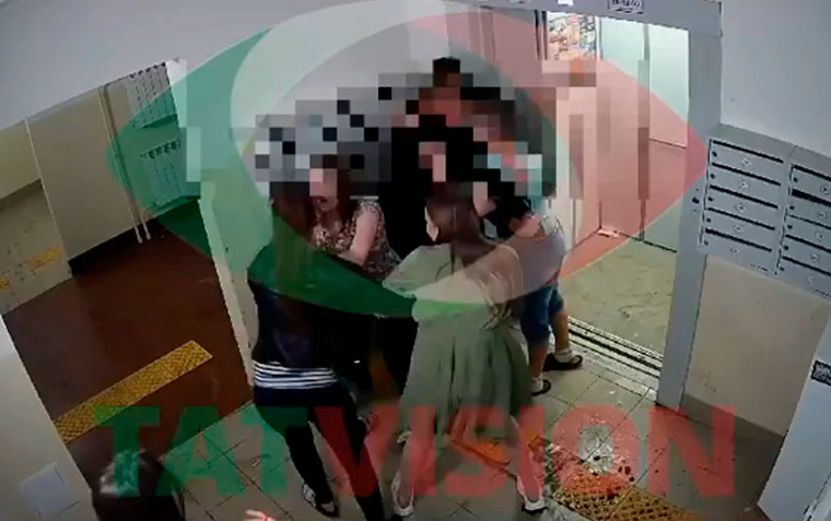 Массовая драка в одной из многоэтажек Нижнекамска попала на видео