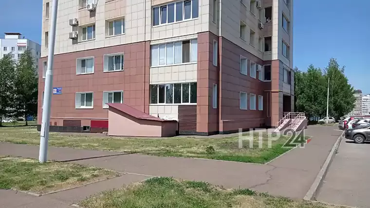 Дом на пр.Строителей,53, где произошла трагедия: женщина мыла окна и выпала из окна