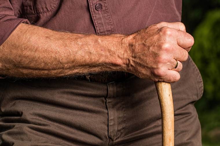 86-летний пенсионер до смерти забил тростью соседа по палате в «красной зоне»
