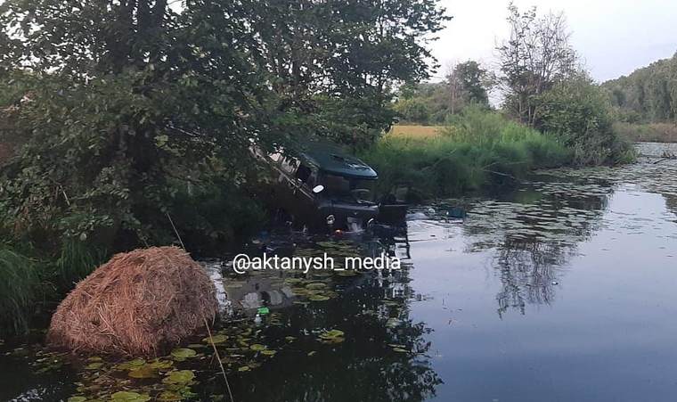 В Татарстане  УАЗ с рыбаками упал с моста в реку — двое погибли